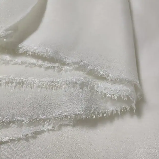 White 12mm Silk Chiffon 45inch close up
