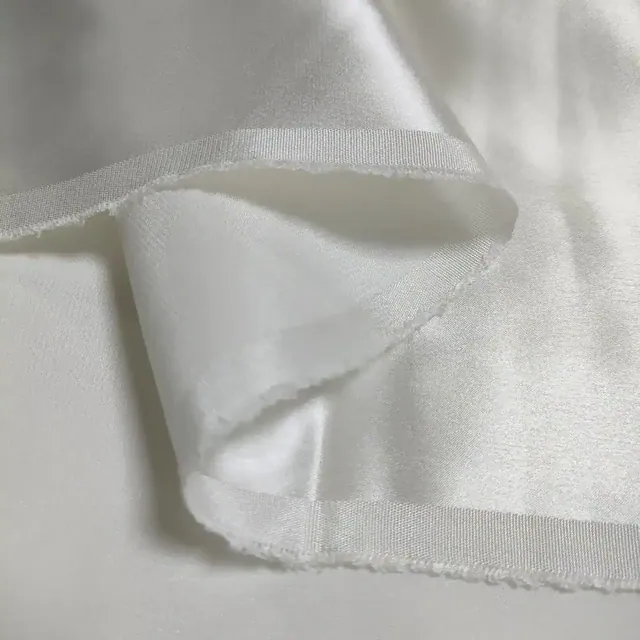 White 22mm Hyaluronic Acid Silk Satin Fabric 45Inch packaging view