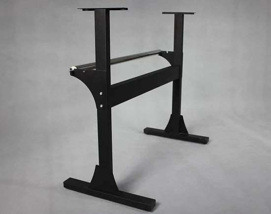 Vinyl cutter plotter WH720 cutting vinyl material on the bed