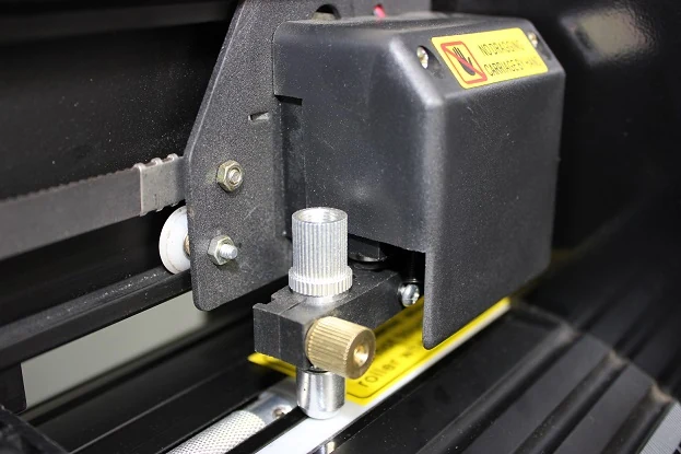Desktop vinyl printer cutter WH720 side view showing compact design