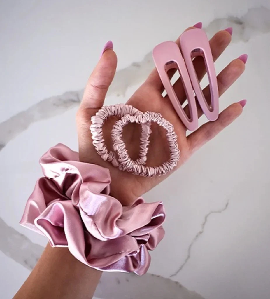 Mulberry silk heatless curler wrapped in hair showing the pin free hold