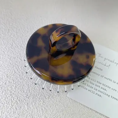 Air cushion ring detail showing pressure-absorbing design