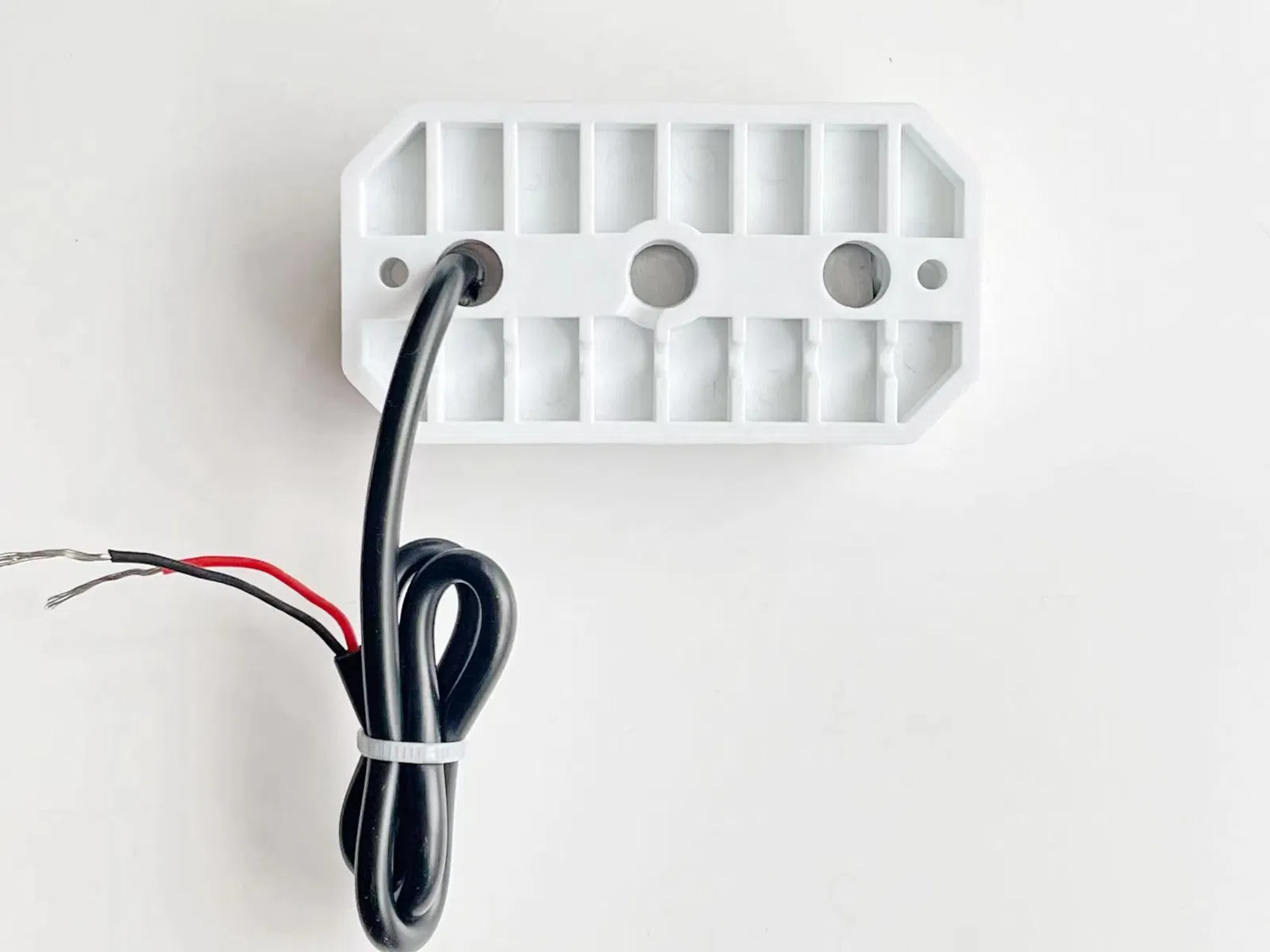 KOR003 rock light in white with metal housing and integrated switch