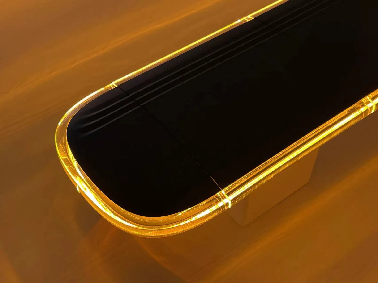 KOW801 super slim LED emergency light bar seen from the front