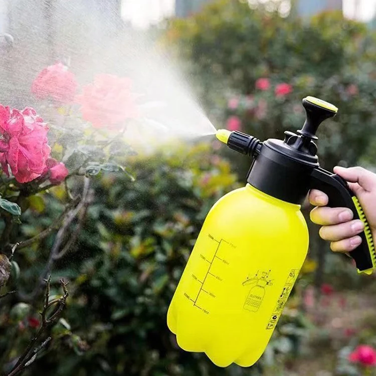 Garden sprayer - KGSP1002, in use