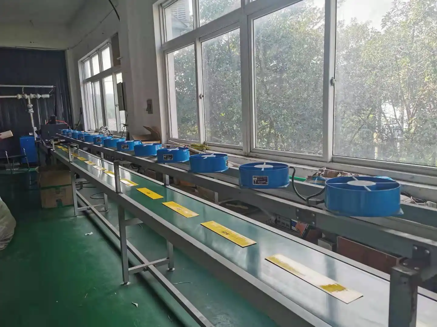 Assembly and packing line at the KUNDA factory
