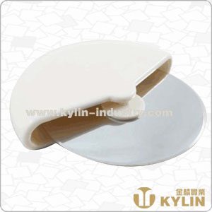 plastic pizza cutter