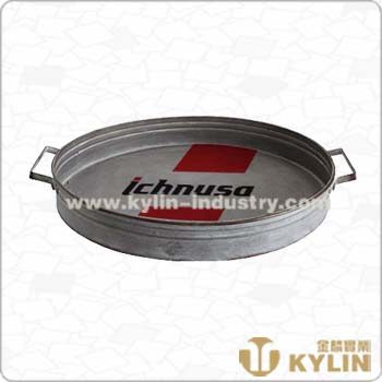 round rusty tray