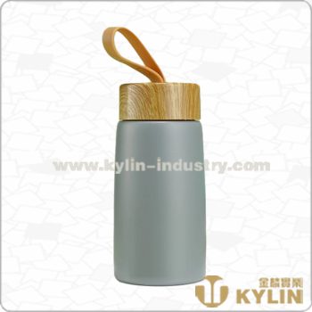 water bottle with wood lid