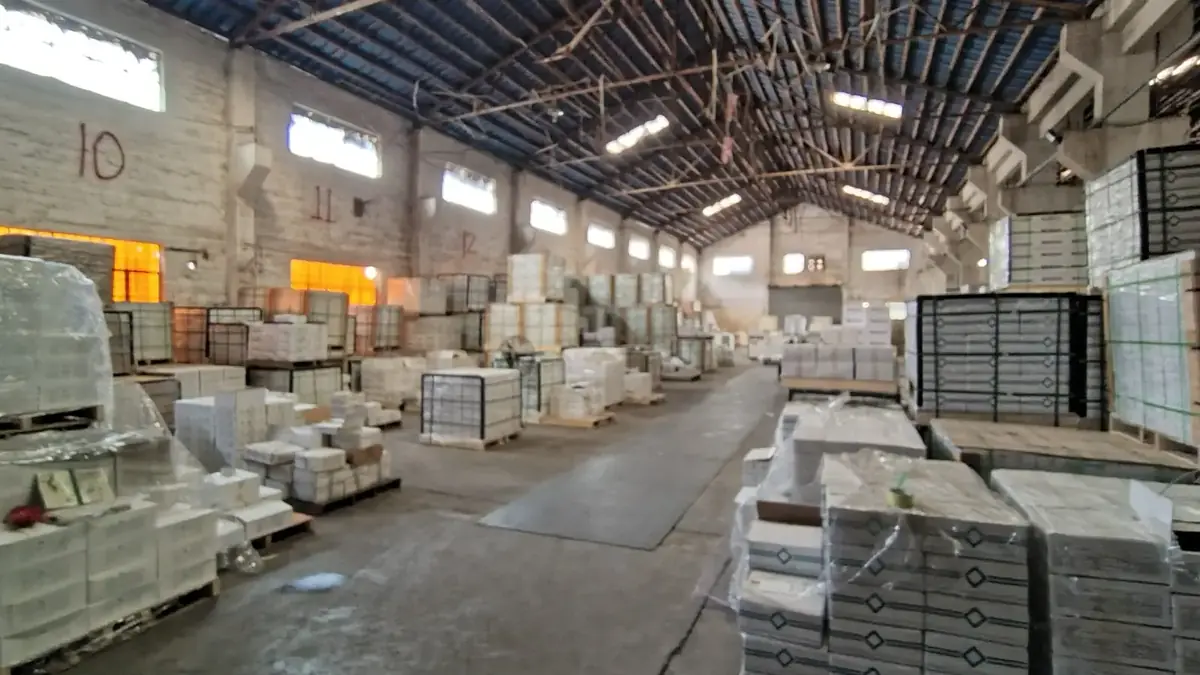 Interior of the LSDECO warehouse in Foshan