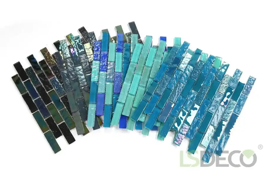 Bali 1″ x 3″ Glass Pool Tile glass tile in 1″ x 3″ — detail view 2