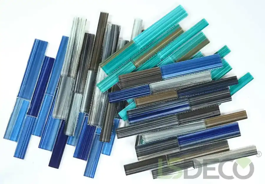 Bamboo Blue Glass Pool Tile glass tile in Linear — detail view 2