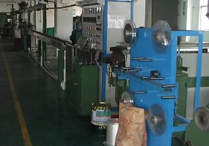 Jacket extrusion line applying cable jackets at the LANP CABLE factory