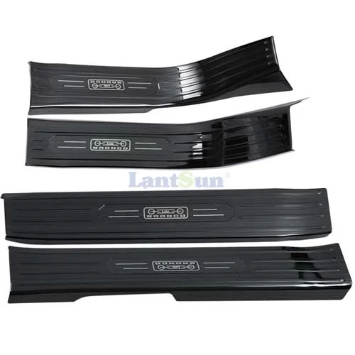 B1041 Ford-Bronco-21-Built-in Threshold Strip.