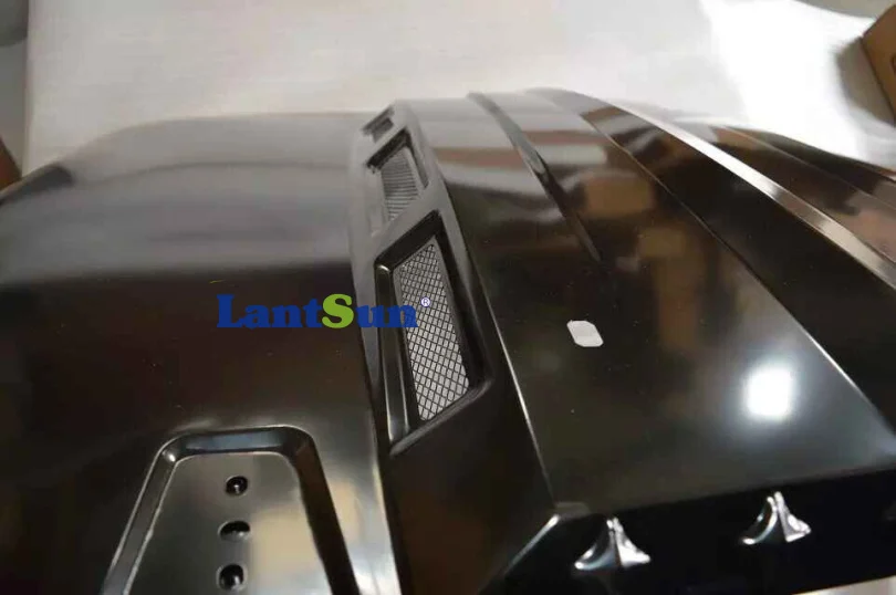 J076 Jeep JK Avengers Hood view 2