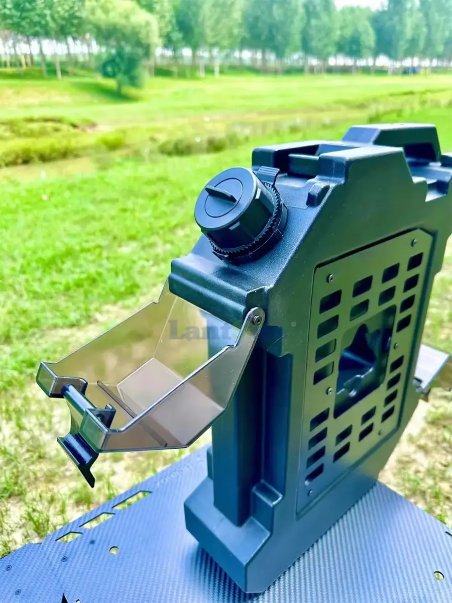 JL1307 Bucket 9L with Tap and Lock view 2