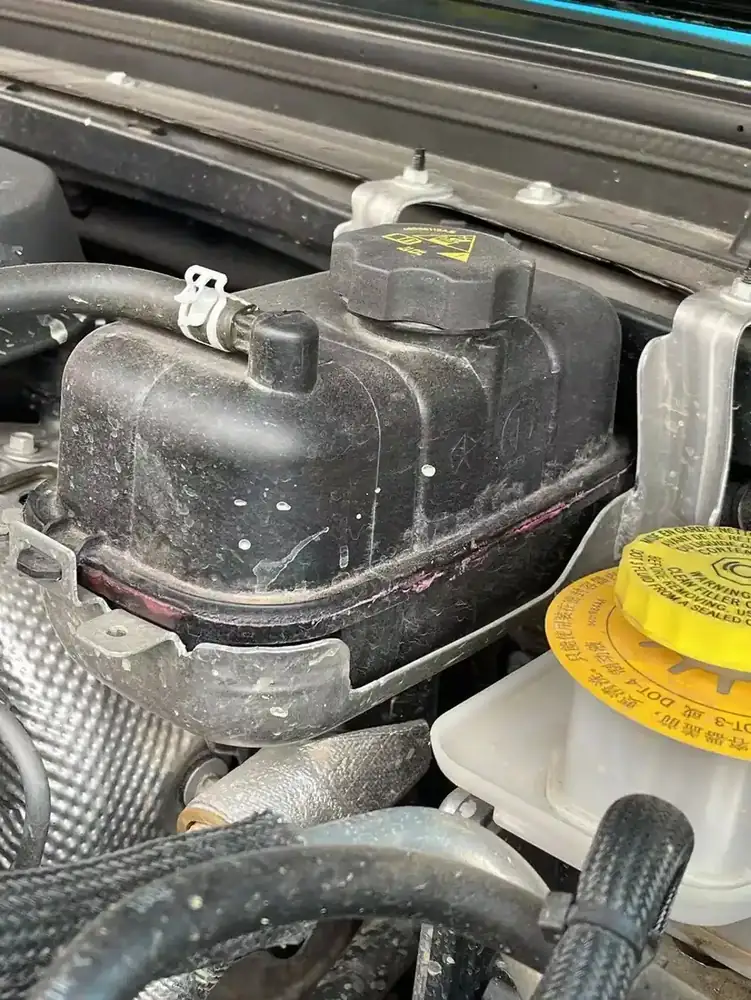 JL1313 Aluminum Alloy Water Bottle Jl,jt,4xe Use,antifreeze Water Bottle Original Car Replacement view 7