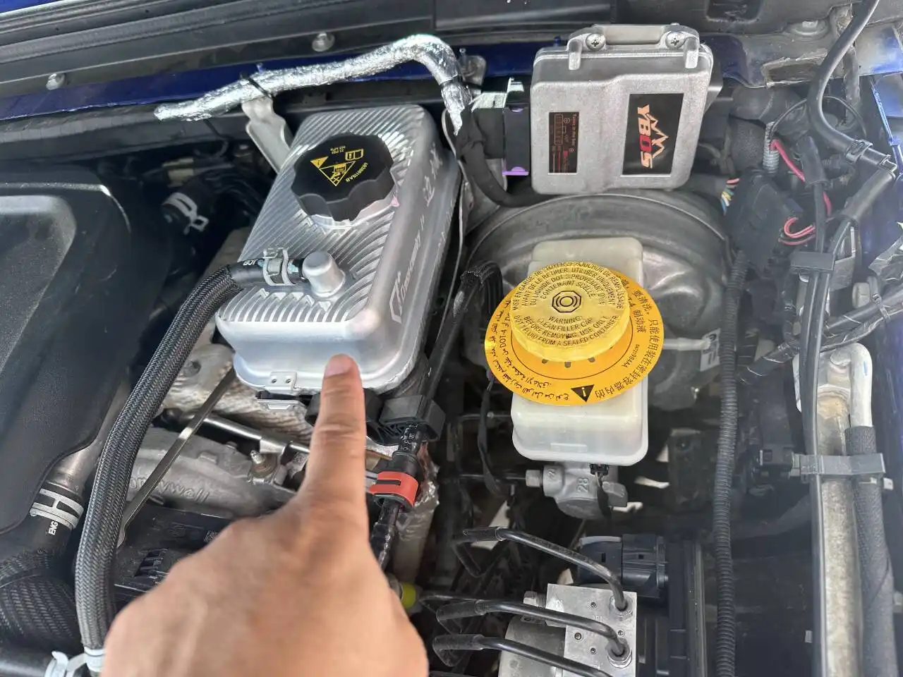 JL1313 Aluminum Alloy Water Bottle Jl,jt,4xe Use,antifreeze Water Bottle Original Car Replacement view 6
