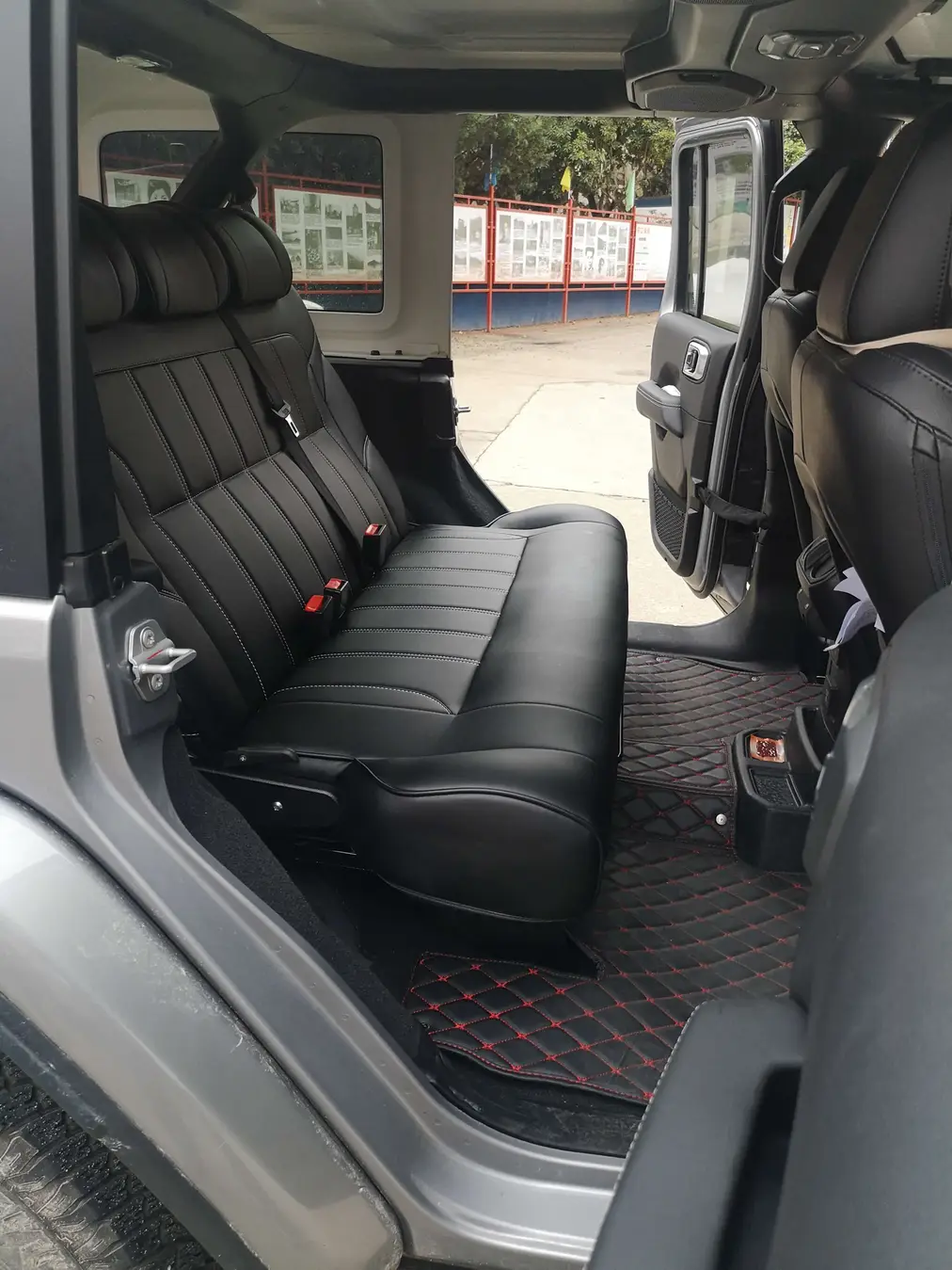 Rear Seats Without Armrests with 90-180 Degree Seat Adjustment JL3002 view 3