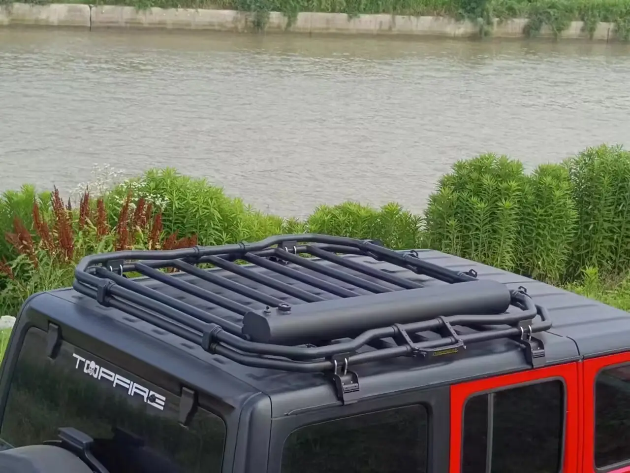 Universal Car Roof Water Tank Models with Roof Racks or CrossbarsJ9036