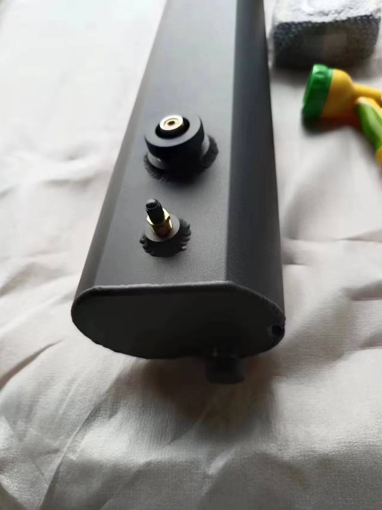 Universal Car Roof Water Tank Models with Roof Racks or CrossbarsJ9036 view 2
