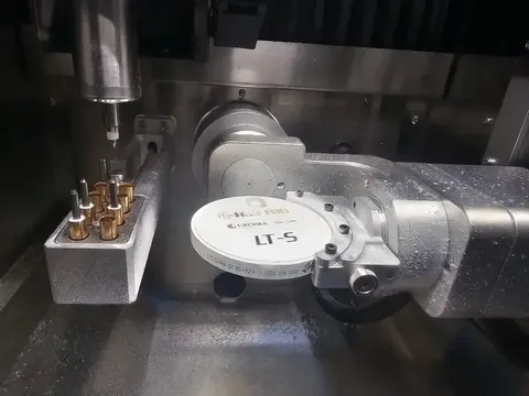 Wet cutting of a zirconia disc inside the dental milling machine