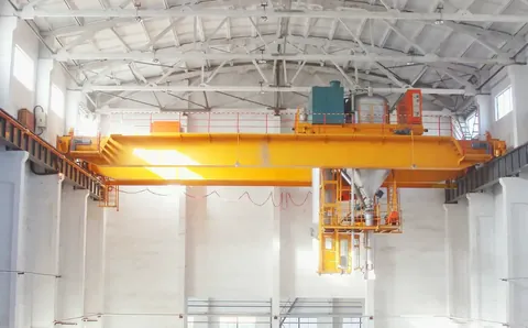 Multi functional double girder crane viewed from the side