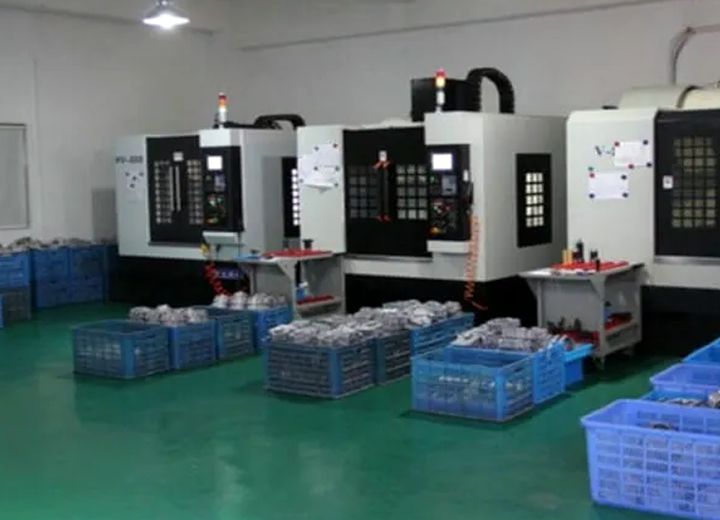 Machining hall with CNC centres