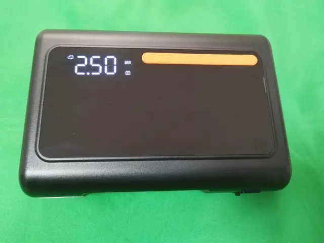 GK01 Sodium Battery Jump Starter 17500mAh - Car Jump Starter