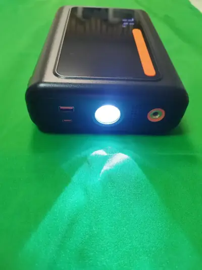GK01 Sodium Battery Jump Starter 17500mAh 3