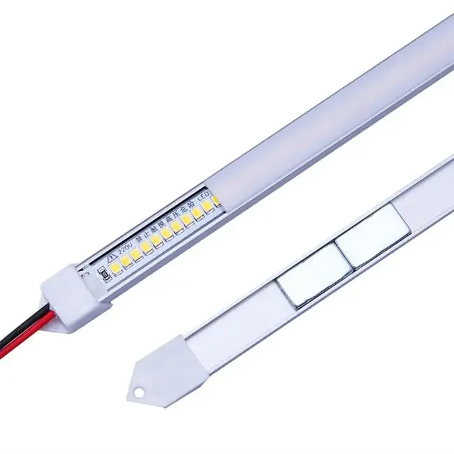 Magnetic mounted LED light bar for cabinet and cooler applications