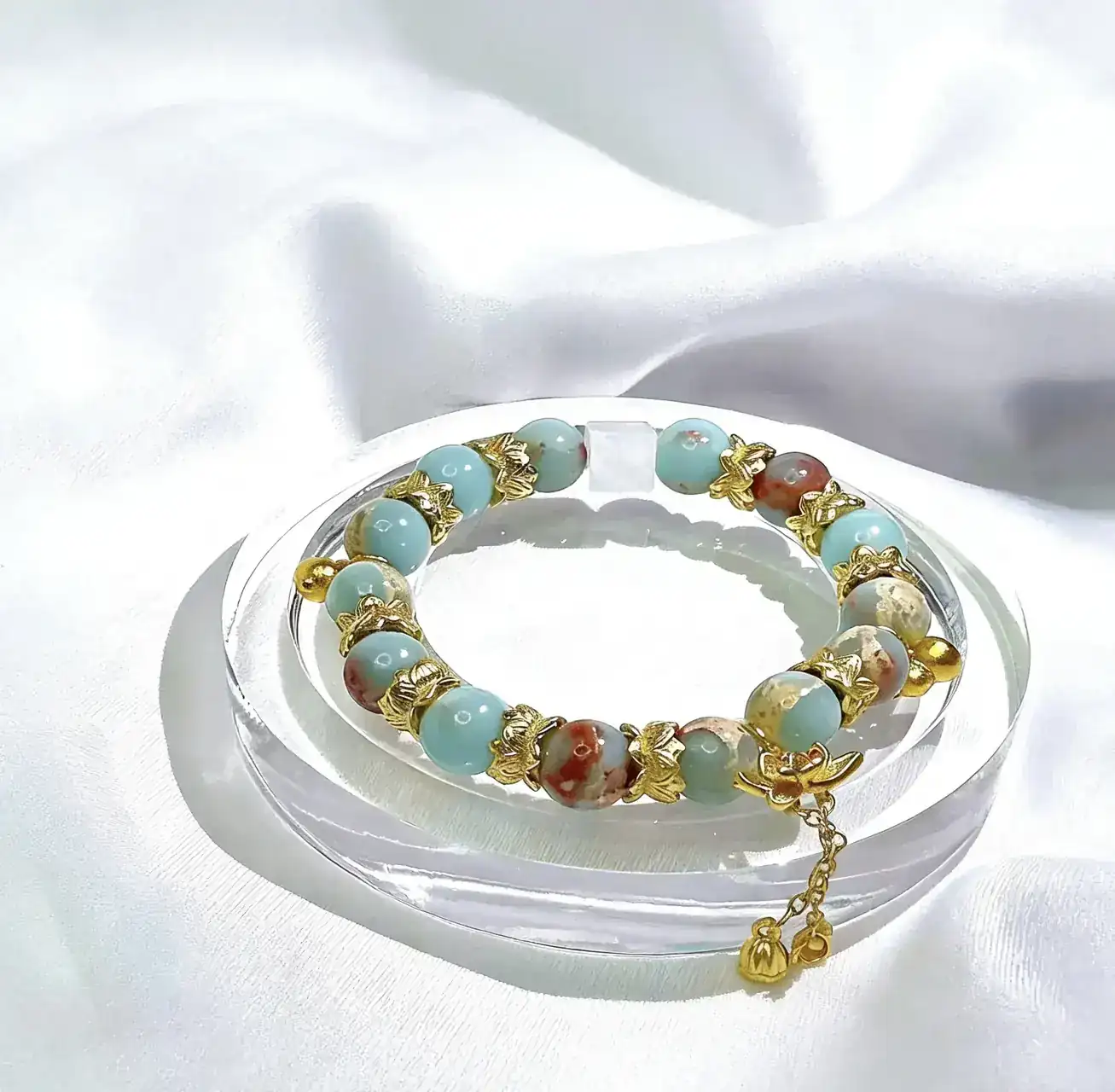 Sila green-blue Shoushan stone crystal bracelet, close view of the beads
