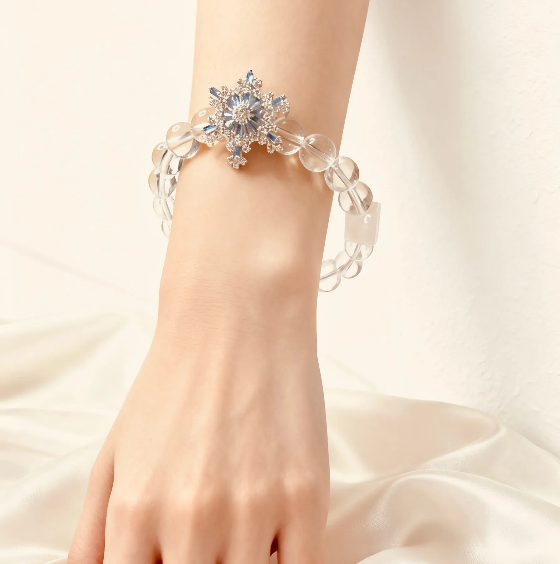 Snow Crystal Condensation clear quartz crystal bracelet, the accent fittings