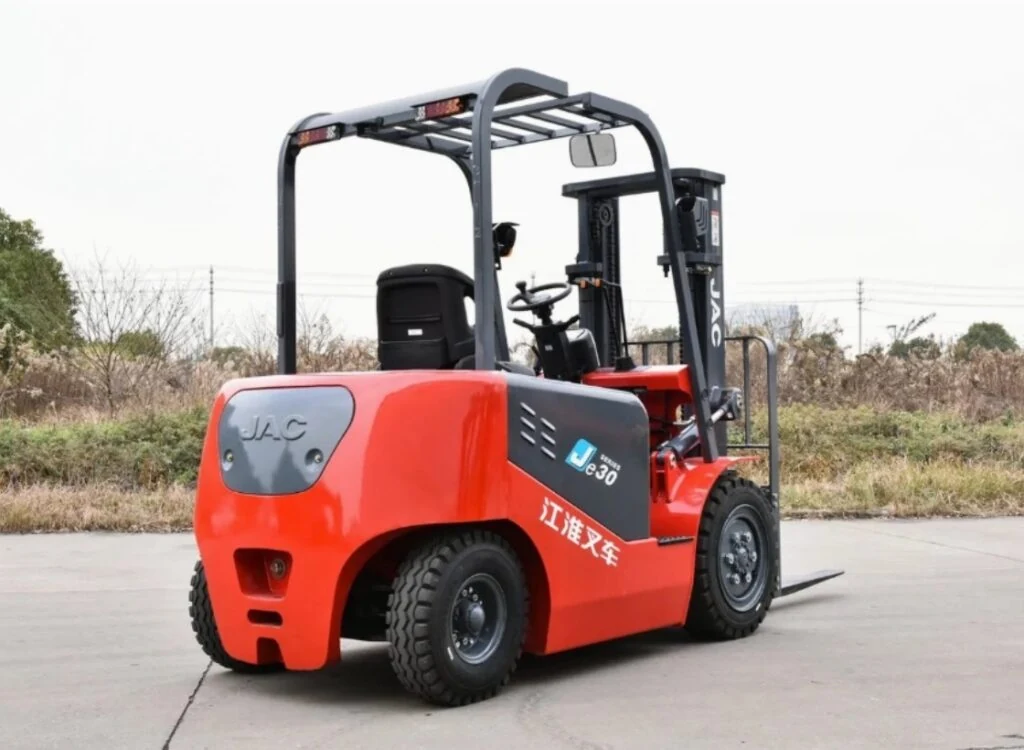 Forklift supplied through LUMSOURCING sourcing service