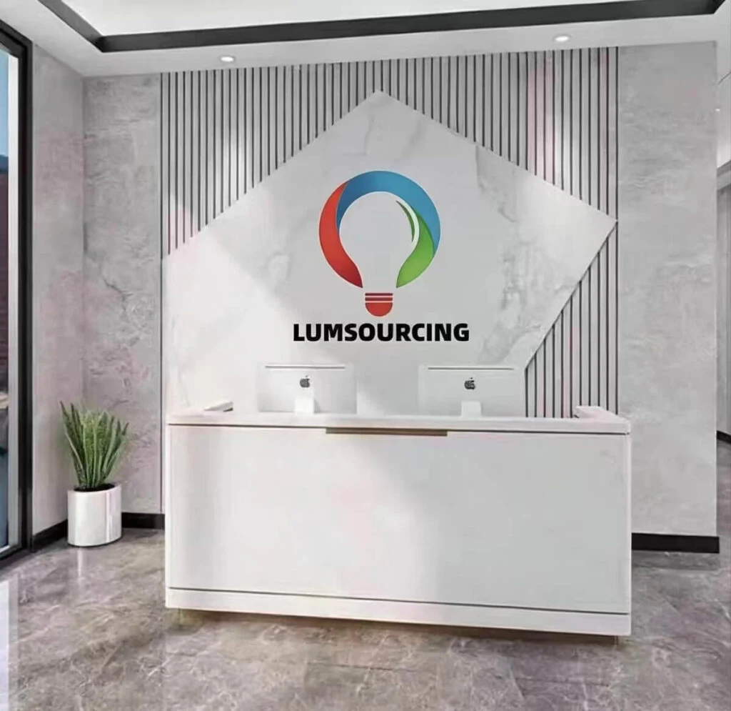 LUMSOURCING sourcing team at work