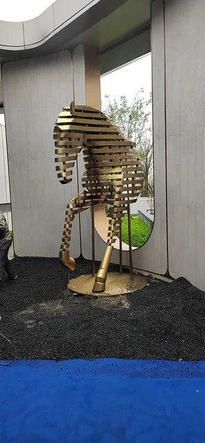 Outdoor Decoration Life Size Metal Stainless Steel Octopus Sculpture seen from another angle