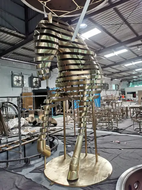 320cm Stainless steel horse sculpture seen from another angle