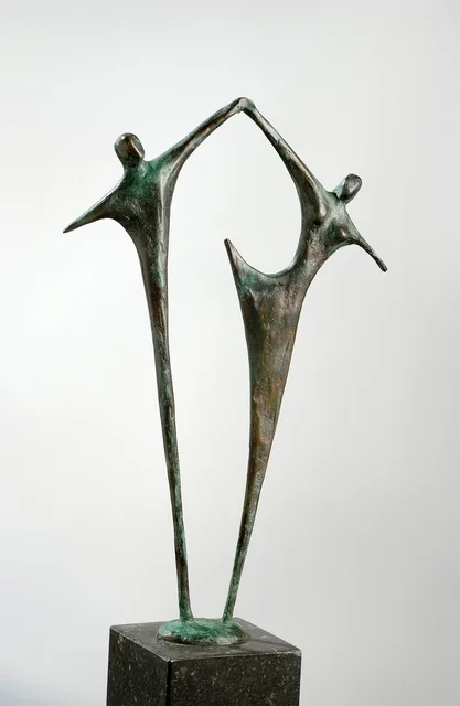 Dancer Antique Bronze Sculpture Bronze Statue Home Decor detail of the surface