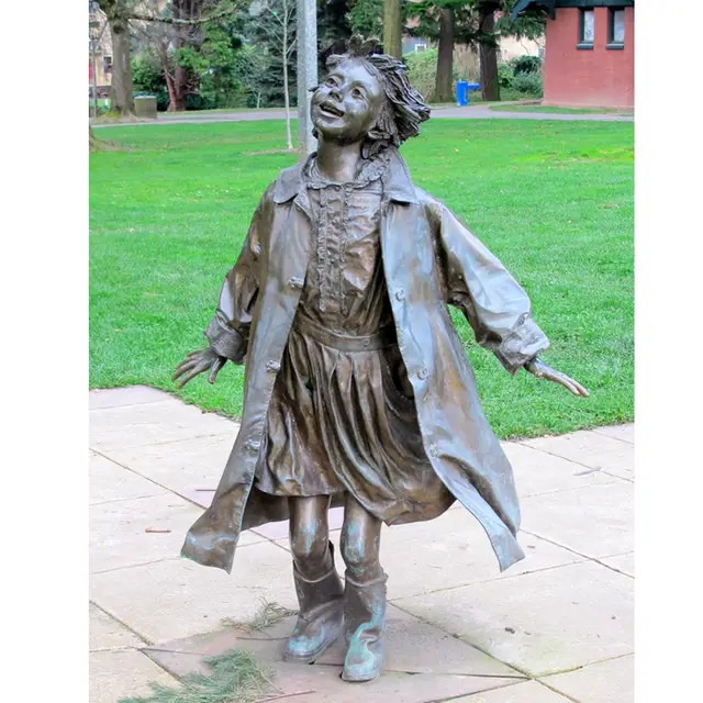 Child Modern Bronze Figurative Metal Water Fountains Sculpture