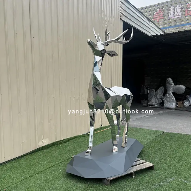 Contemporary Modern Popular Art Reflective Decoration Polished Stainless Steel Wildlife Deer Statue with Raised Leg in c