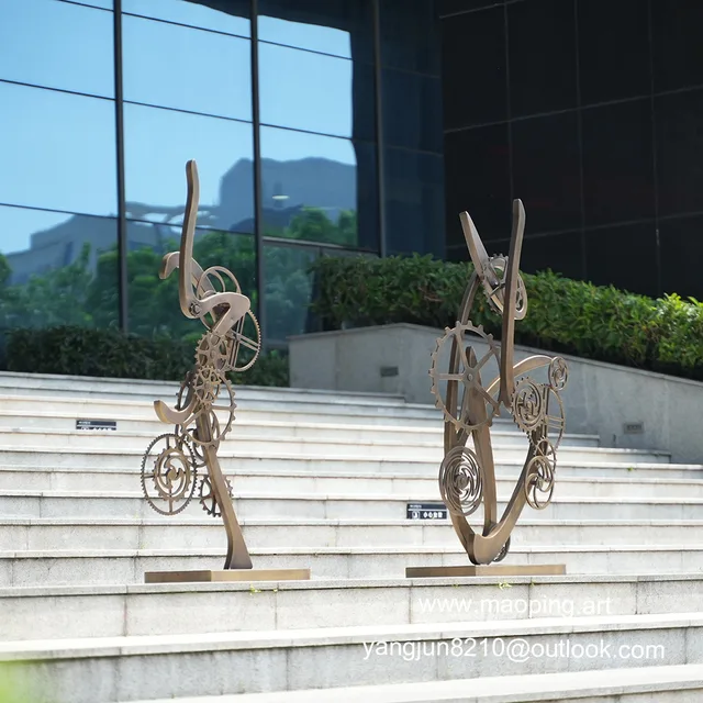 Decoration of indoor high-end hotel, airport theater museum art museum Stainless steel /Bronze gear sculpture from the s