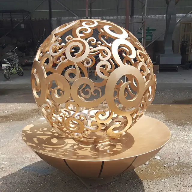 Stainless Steel Mirror Polished Garden Sculpture seen from another angle