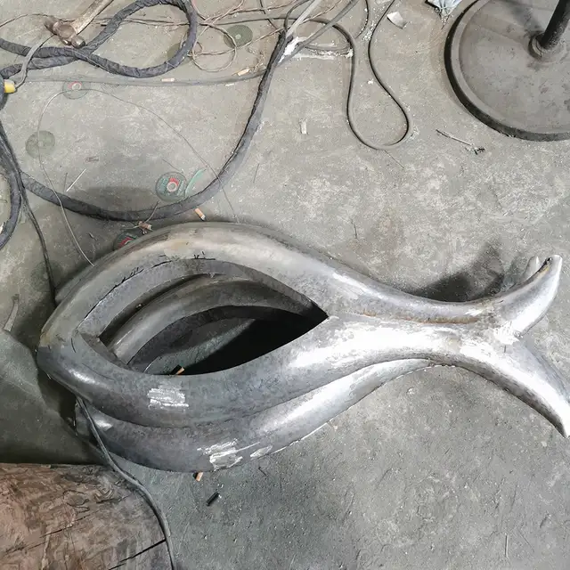 Famous Outdoor square garden courtyard pool abstract stainless steel fish sculpture from the side