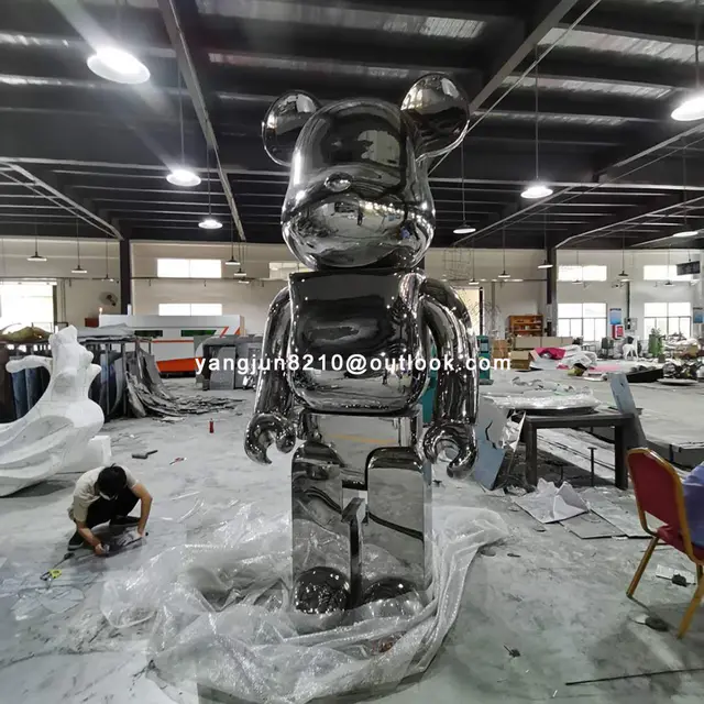 Famous Outdoor square garden courtyard stainless steel bear sculpture