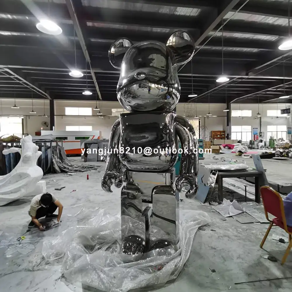 Famous Outdoor square garden courtyard stainless steel bear sculpture