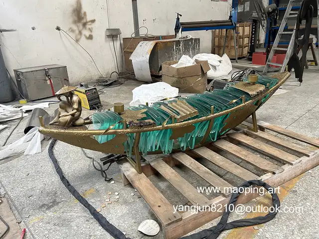 Indoor hospital subway bar museum school airport art museum decorations glass stainless steel boat sculpture in close vi