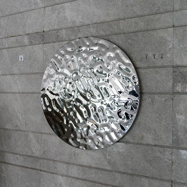 Interior home decoration stainless steel round watermark wall sculpture in close view
