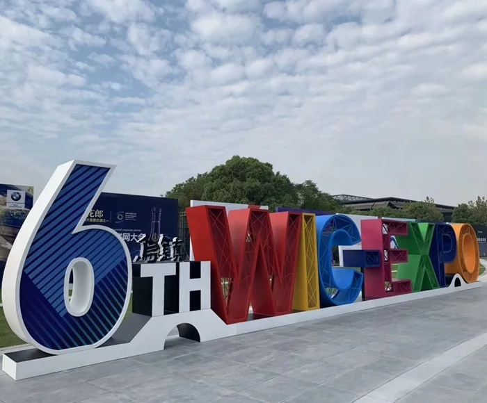 Internet Advertisement brand stainless steel metal decoration outdoor sculpture