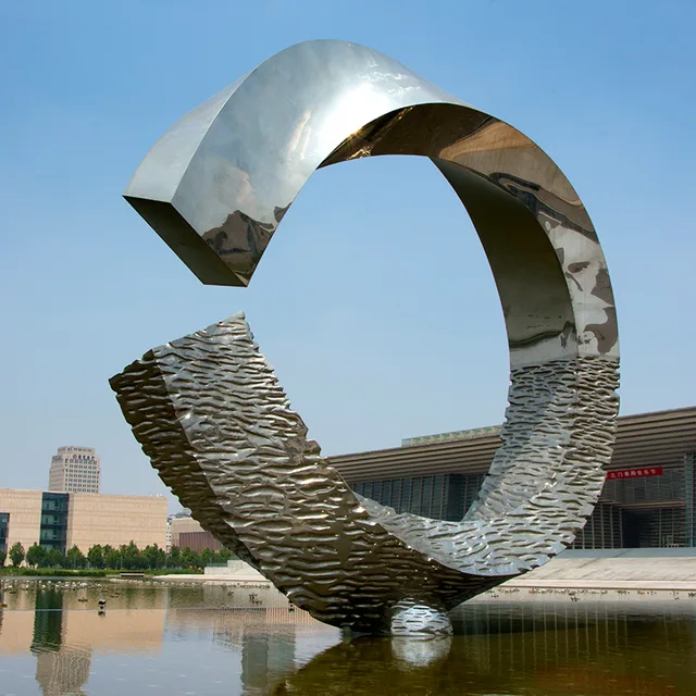 Large Painted Finish Modern Outdoor Islamic Sculpture For Sale in close view