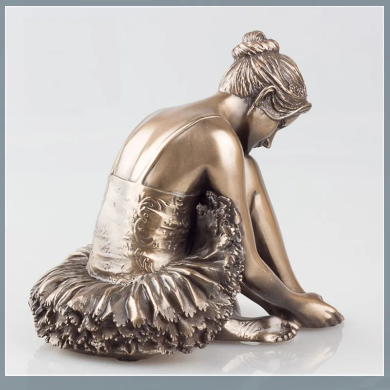 Modern Large Outdoor Bronze Musician Sculpture It can be customized according to your design. Application places：House/V